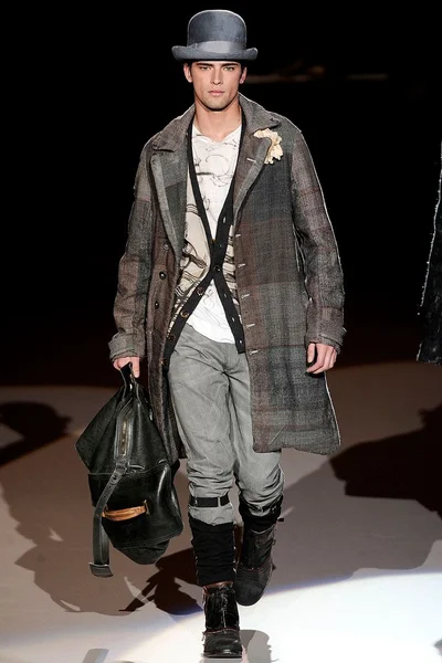Look 2